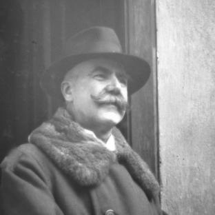 Dr. Erlach Sándor, Antal(Parád 1876- Eger 1953) 1901-től ügyvéd Egerben1912-től fertálymester