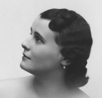 Dr Erlach Istvánné, született Hack Aurélia (Cica)