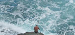 Horgász a zavarosban.