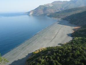 Korzika, Nonza alattifekete kavicsos palge
