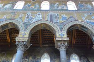 Szicilia  Montreale Katedrális belső mozaik díszítése, részlet.