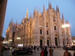 Milano, Dóm esti fényekben