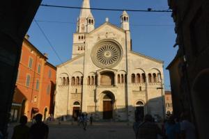 Modena. Dom. Sankt Geminiano. XI sz.-i  Roman stílus.