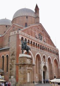 Padova.  Bazilika di Sant'Antonio. XIII.sz.Szent Antal templom